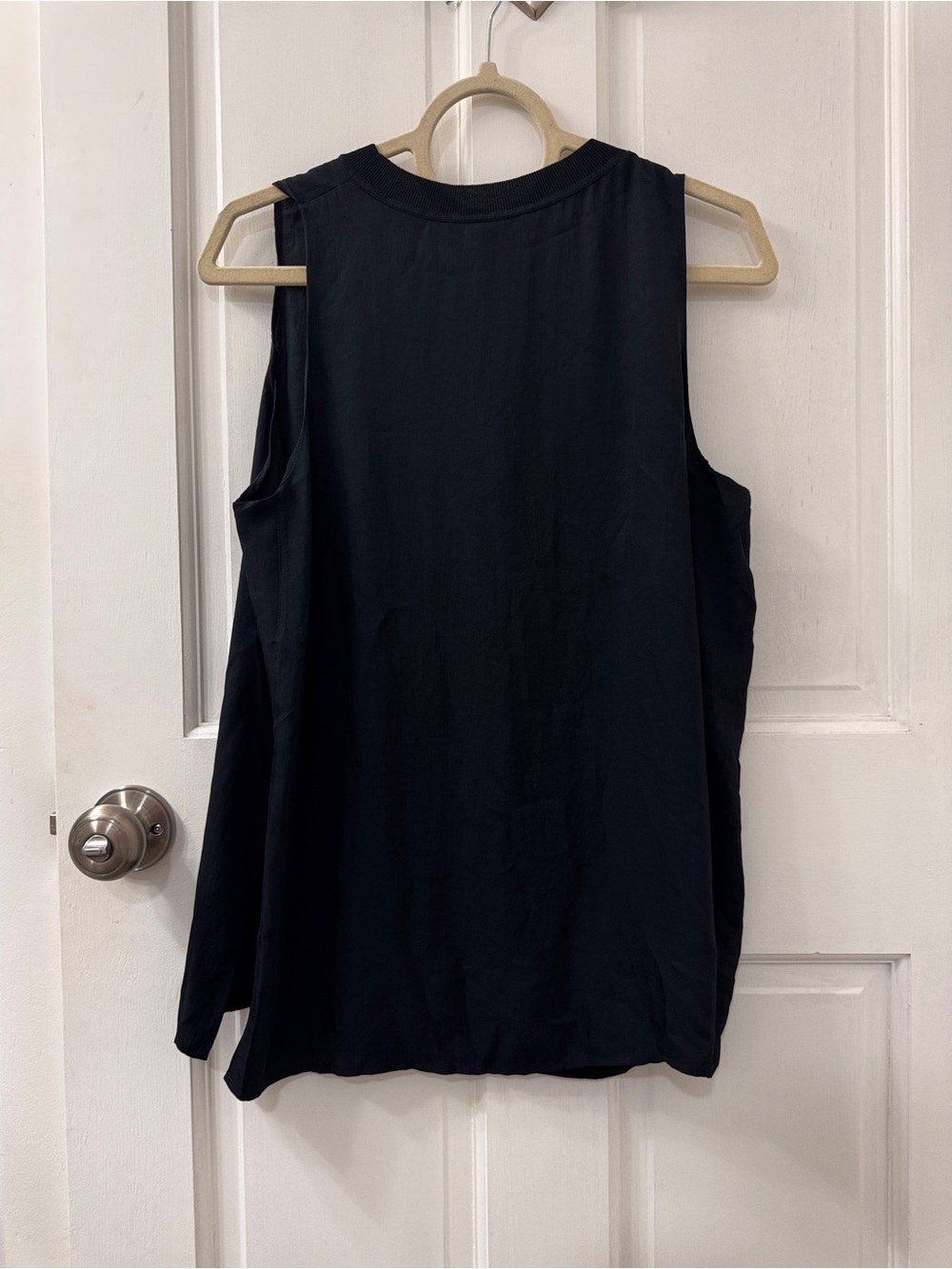 Vince Black Sleeveless Crewneck Tank Top - Picture 9 of 11